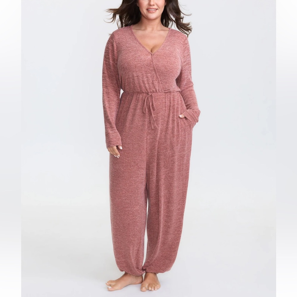 BloomChic Heathered Red Women's Jumpsuit - Picture 4 of 13